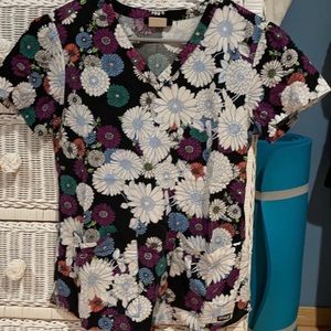Greys anatomy floral scrub top